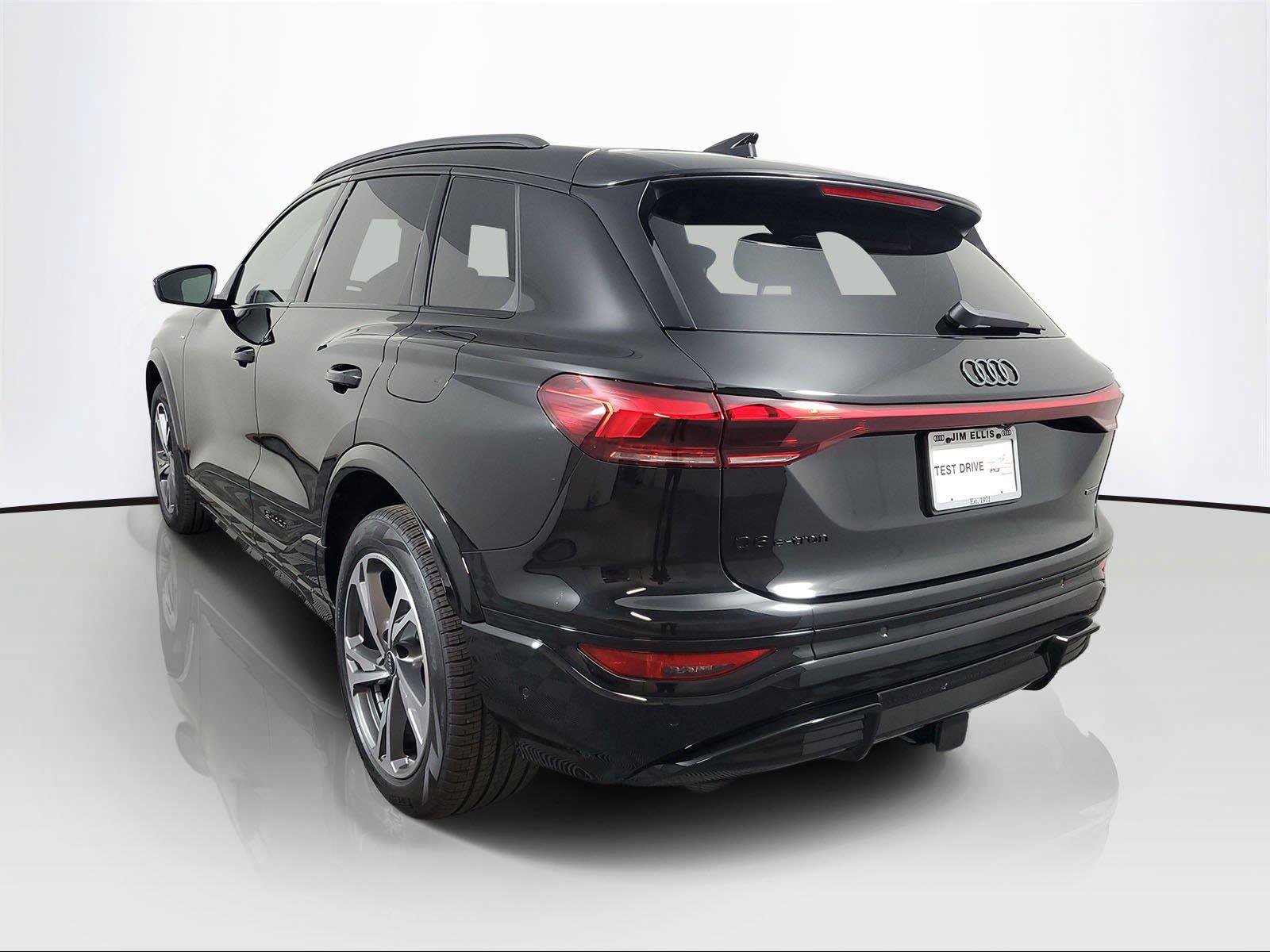 New 2027 Audi Q6 e-tron Premium Plus AWD/4WD image 4