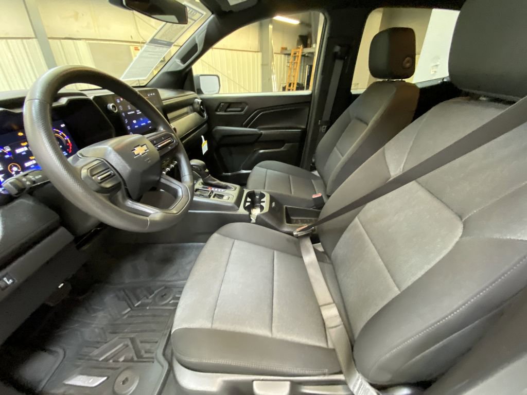 Used 2024 Chevrolet Colorado W/T RWD image 21