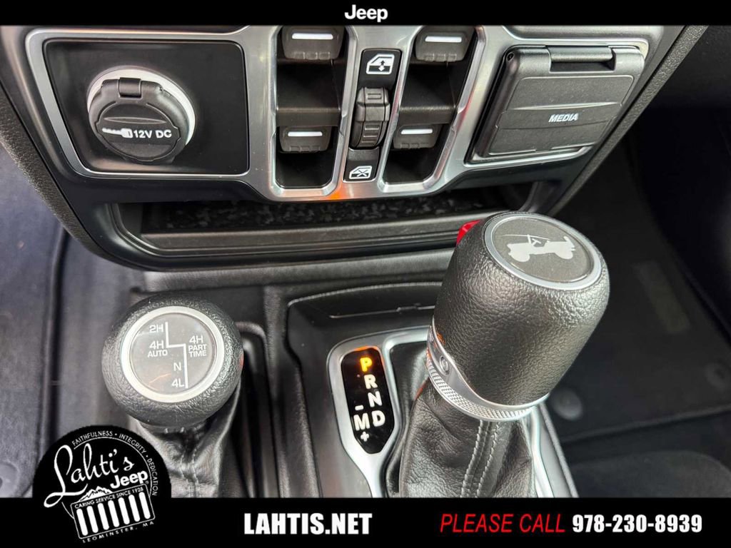 Used 2024 Jeep Wrangler Unlimited w/ Convenience Group image 27