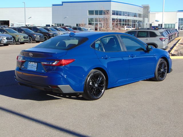 Used 2025 Toyota Camry SE image 4