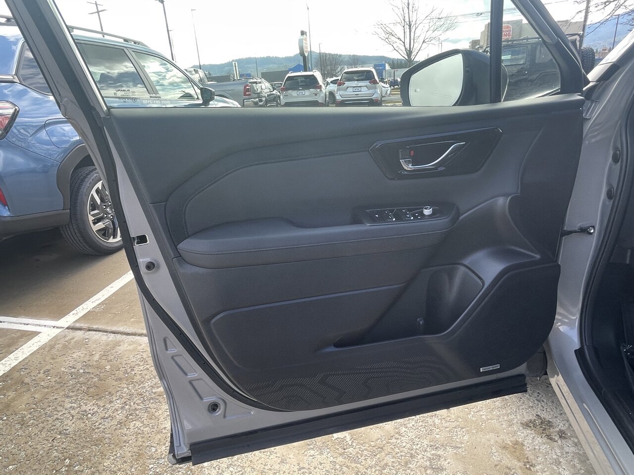 Used 2025 Subaru Forester Limited image 26