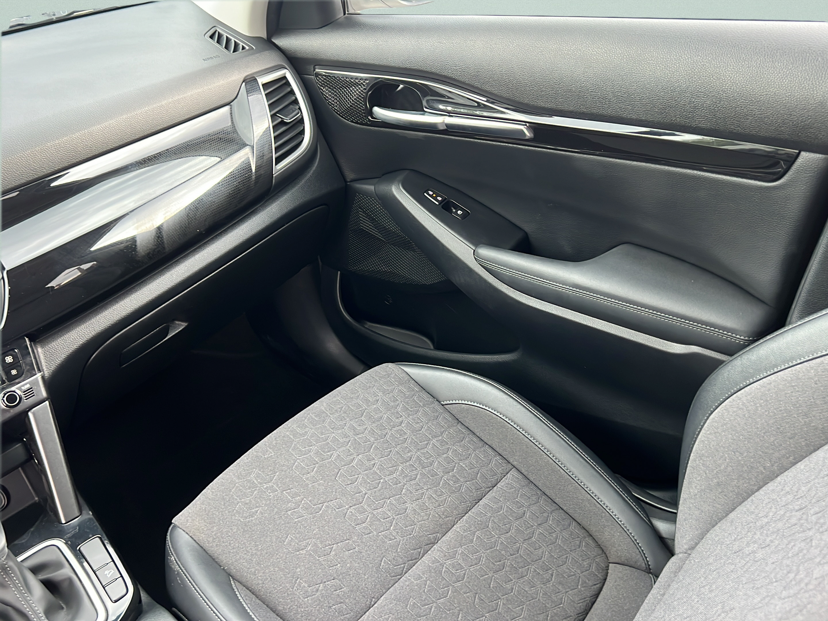 Used 2024 Kia Seltos S FWD image 13