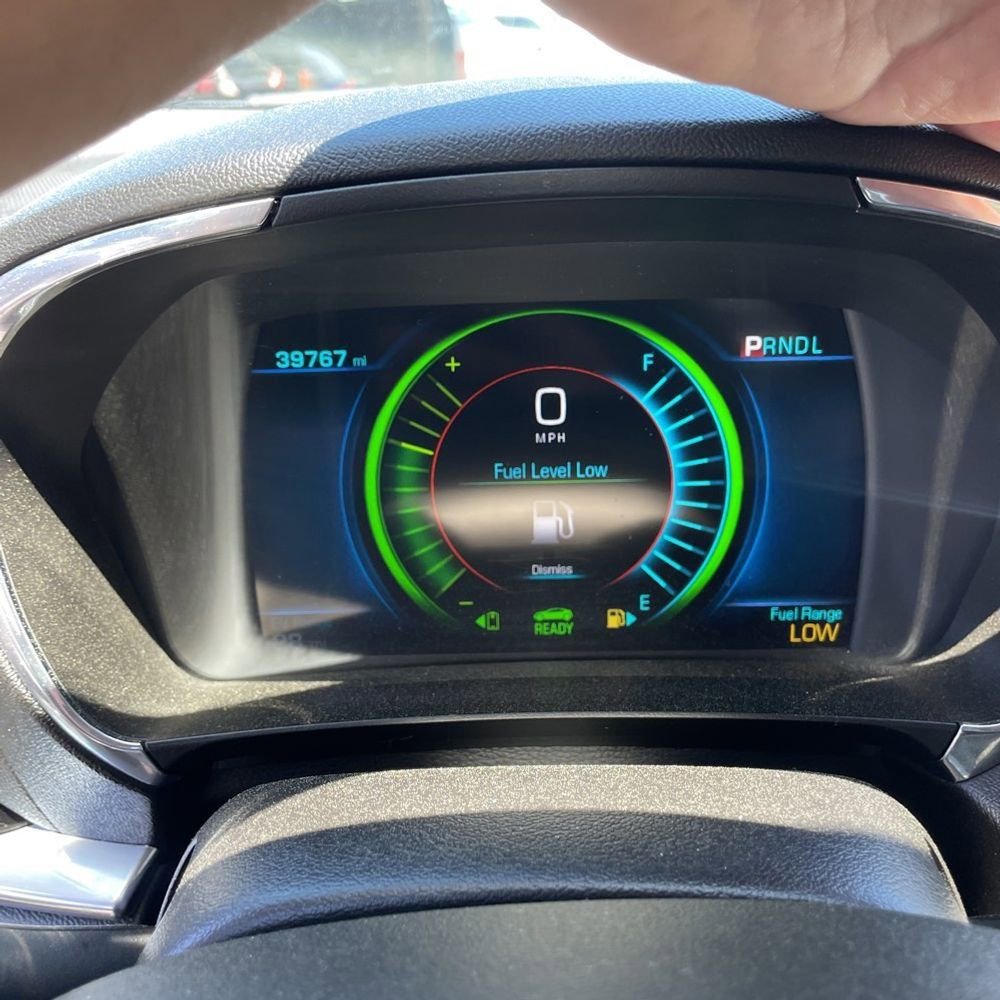 Used 2017 Chevrolet Volt Premier w/ Driver Confidence II Package FWD image 7