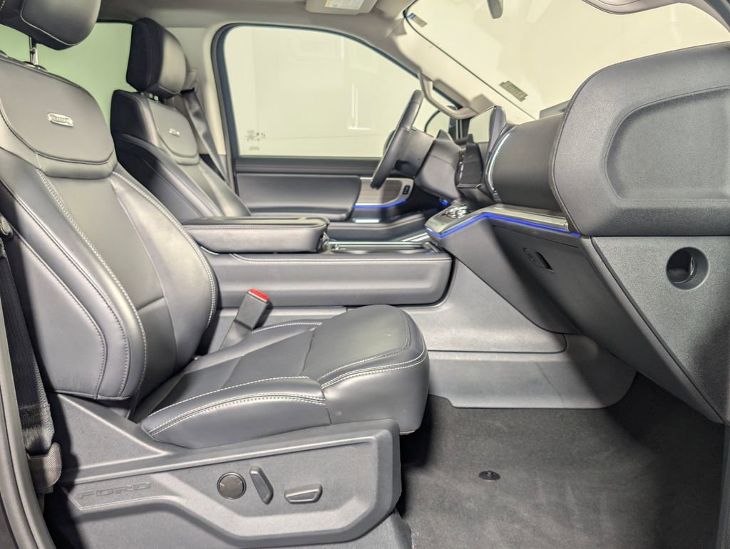 Certified 2025 Ford Expedition Platinum image 13