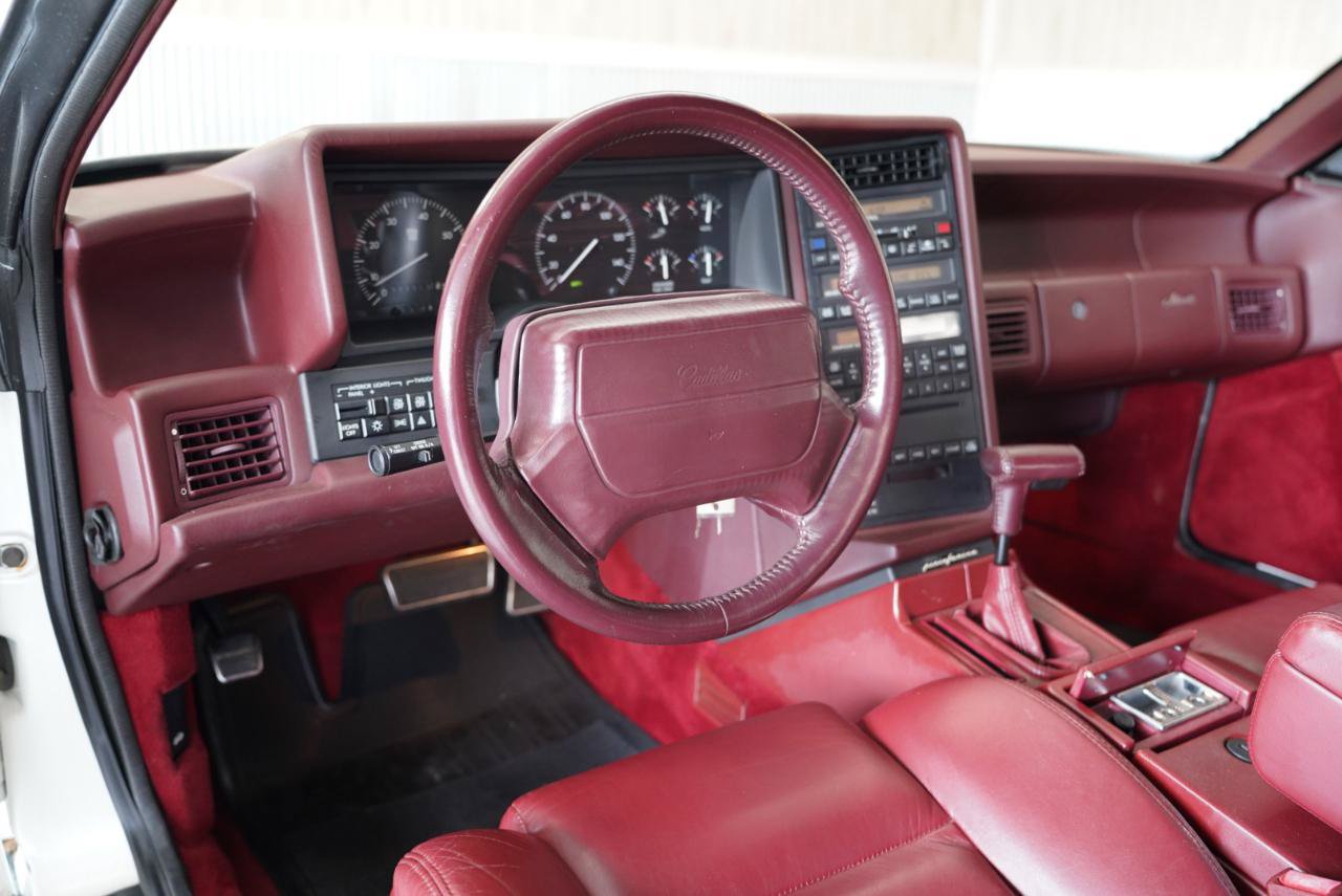 Used 1993 Cadillac Allante FWD image 11