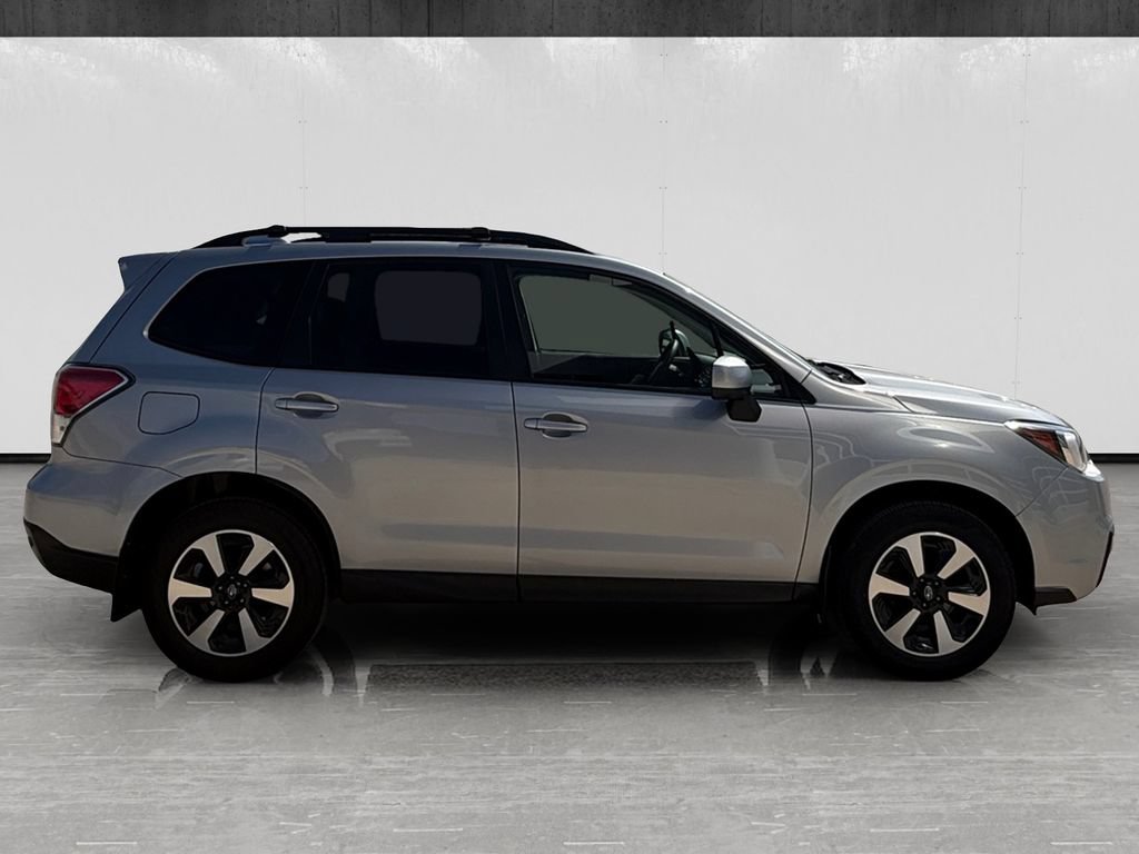 Used 2018 Subaru Forester 2.5i Premium w/ All-Weather Package AWD/4WD image 6