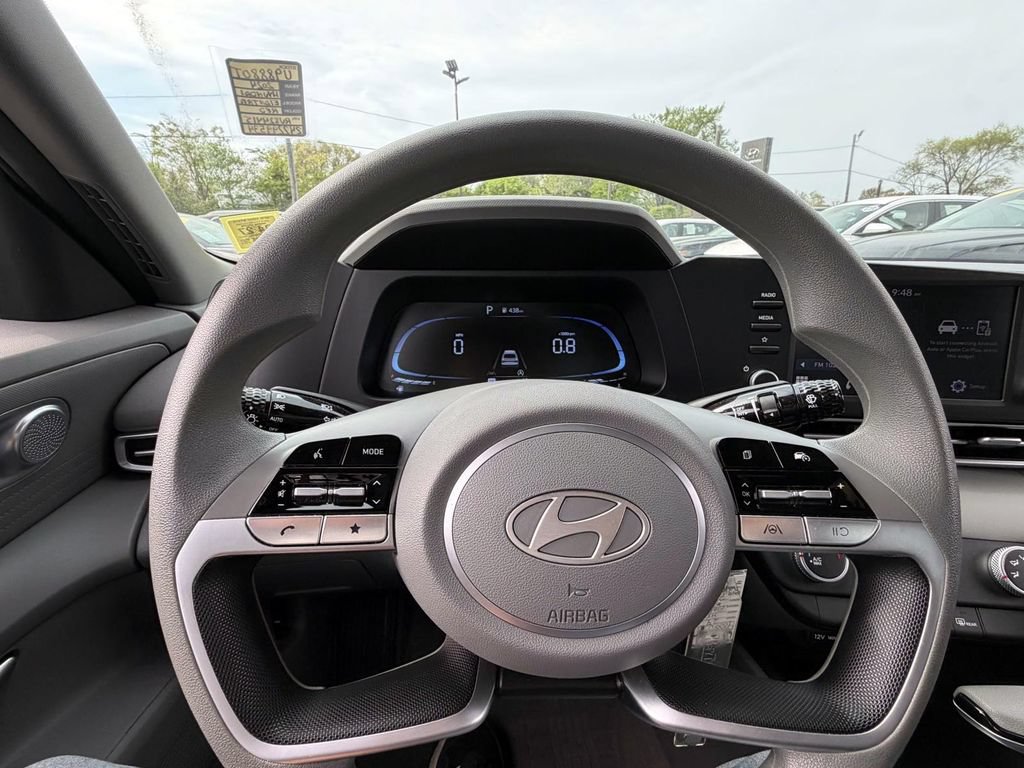 Certified 2024 Hyundai Elantra SE FWD image 25