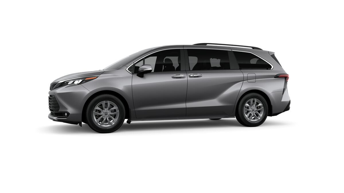 New 2026 Toyota Sienna XLE FWD image 3