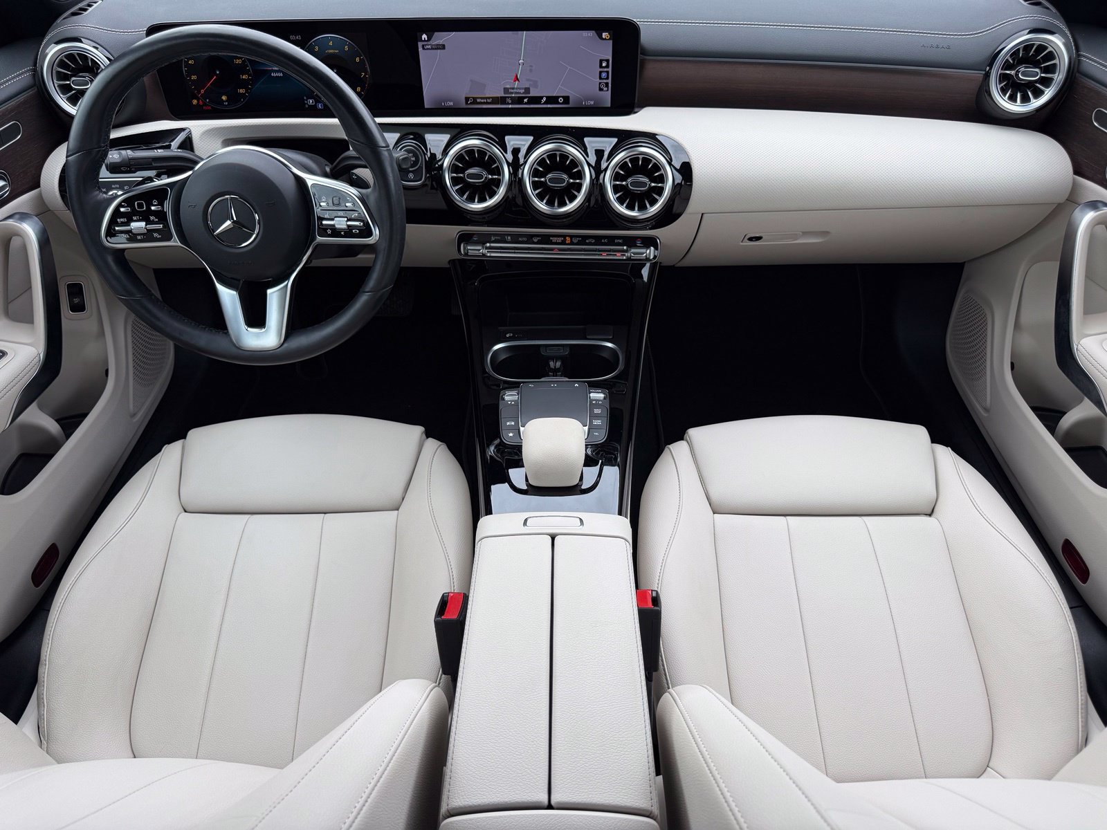 Used 2023 Mercedes-Benz CLA 250 4MATIC image 25