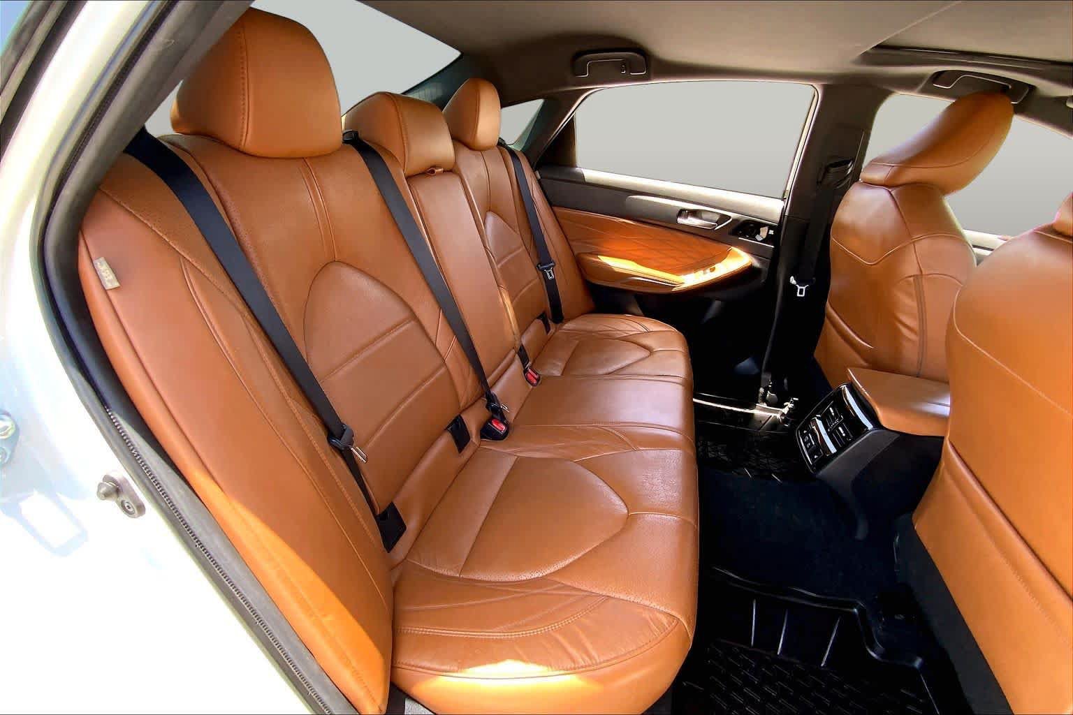 Used 2022 Toyota Avalon Limited w/ Advanced Safety Package FWD image 19