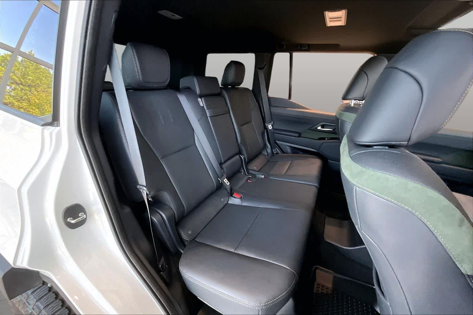 Used 2024 Lexus GX 550 AWD/4WD image 17