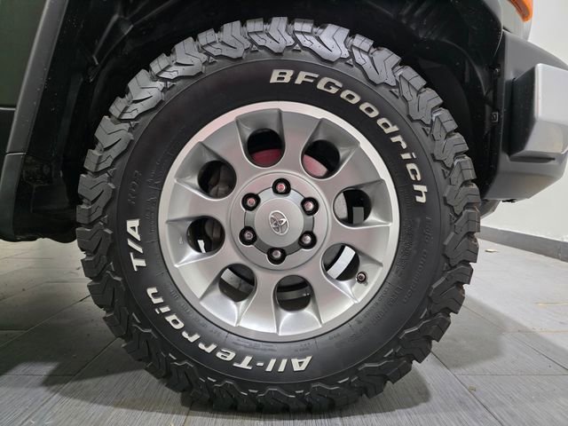 Used 2013 Toyota FJ Cruiser 4WD w/ Upgrade Pkg image 25