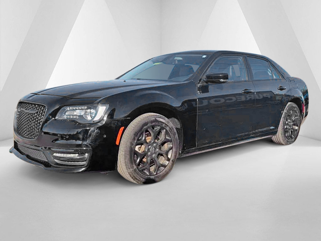Used 2023 Chrysler 300 Touring L w/ Comfort Group AWD/4WD image 3
