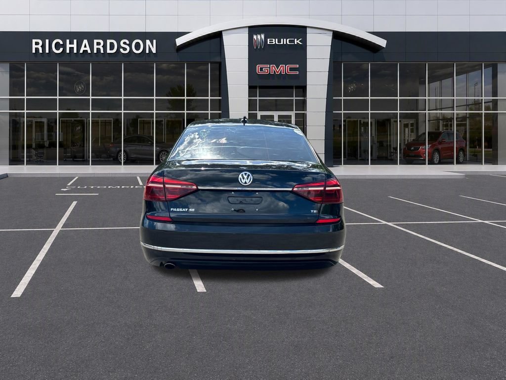 Used 2018 Volkswagen Passat 2.0T SE FWD image 4