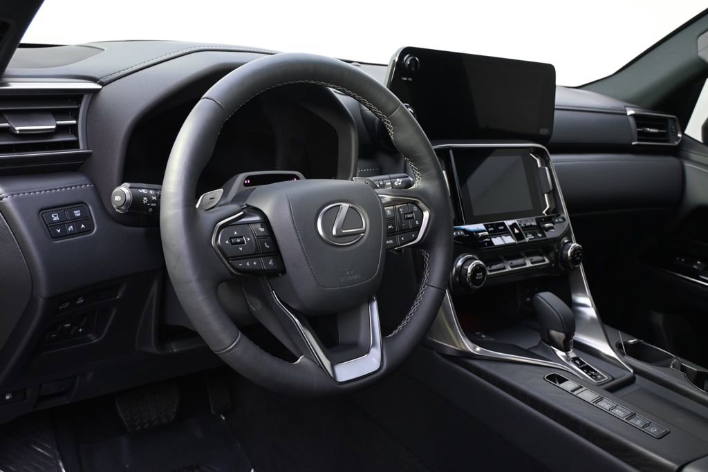 Used 2025 Lexus LX 700h Overtrail w/ Accessory Package (Z1) AWD/4WD image 11
