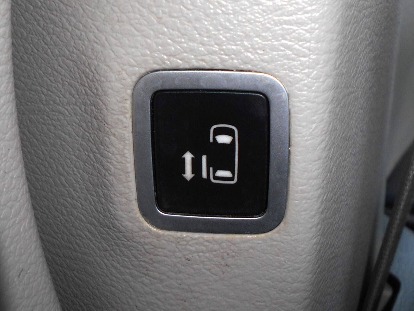 Certified 2018 Chrysler Pacifica Limited FWD image 27