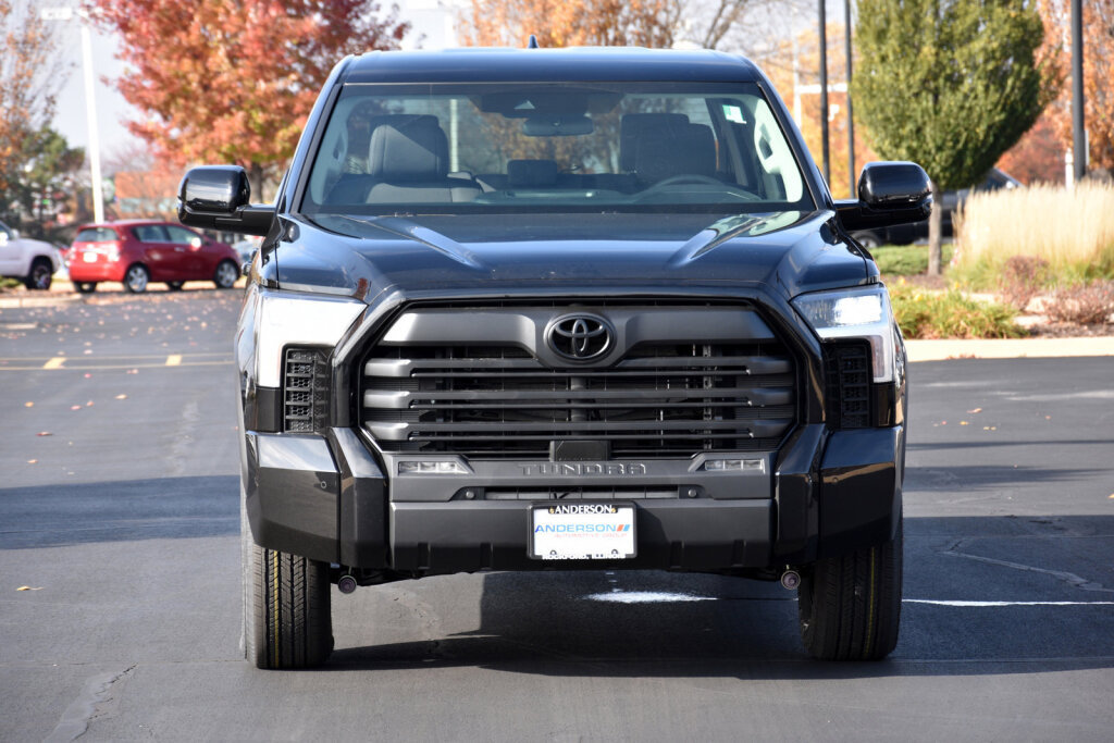 New 2023 Toyota Tundra SR5 w/ SR5 Convenience Package AWD/4WD image 24