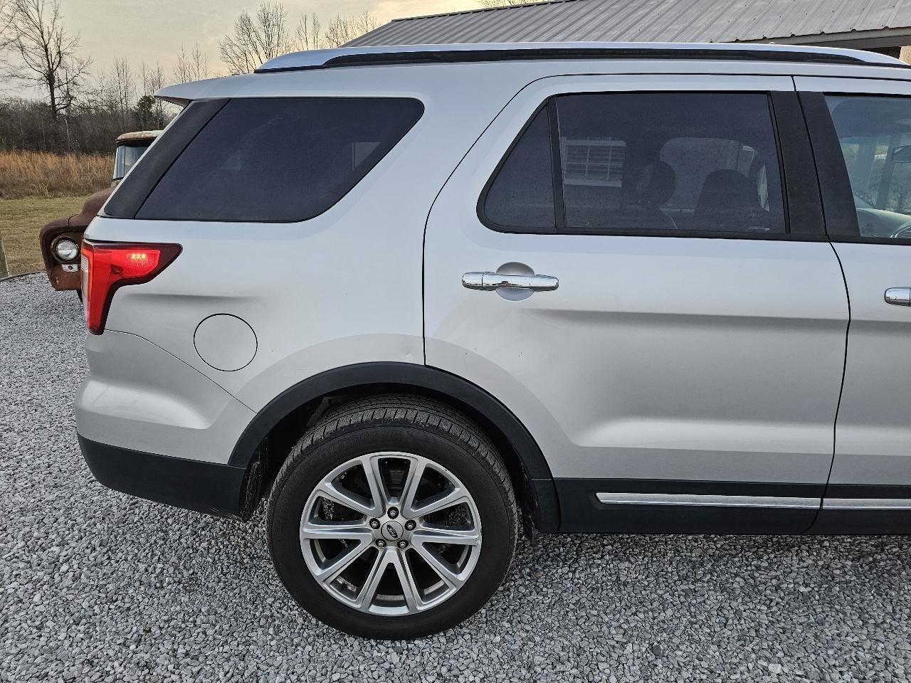Used 2016 Ford Explorer Limited image 8