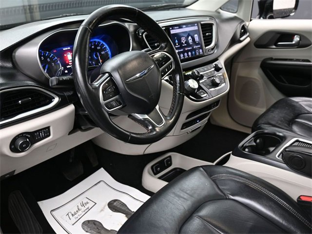 Used 2020 Chrysler Pacifica Touring-L Plus w/ Advanced Safetytec Group image 14