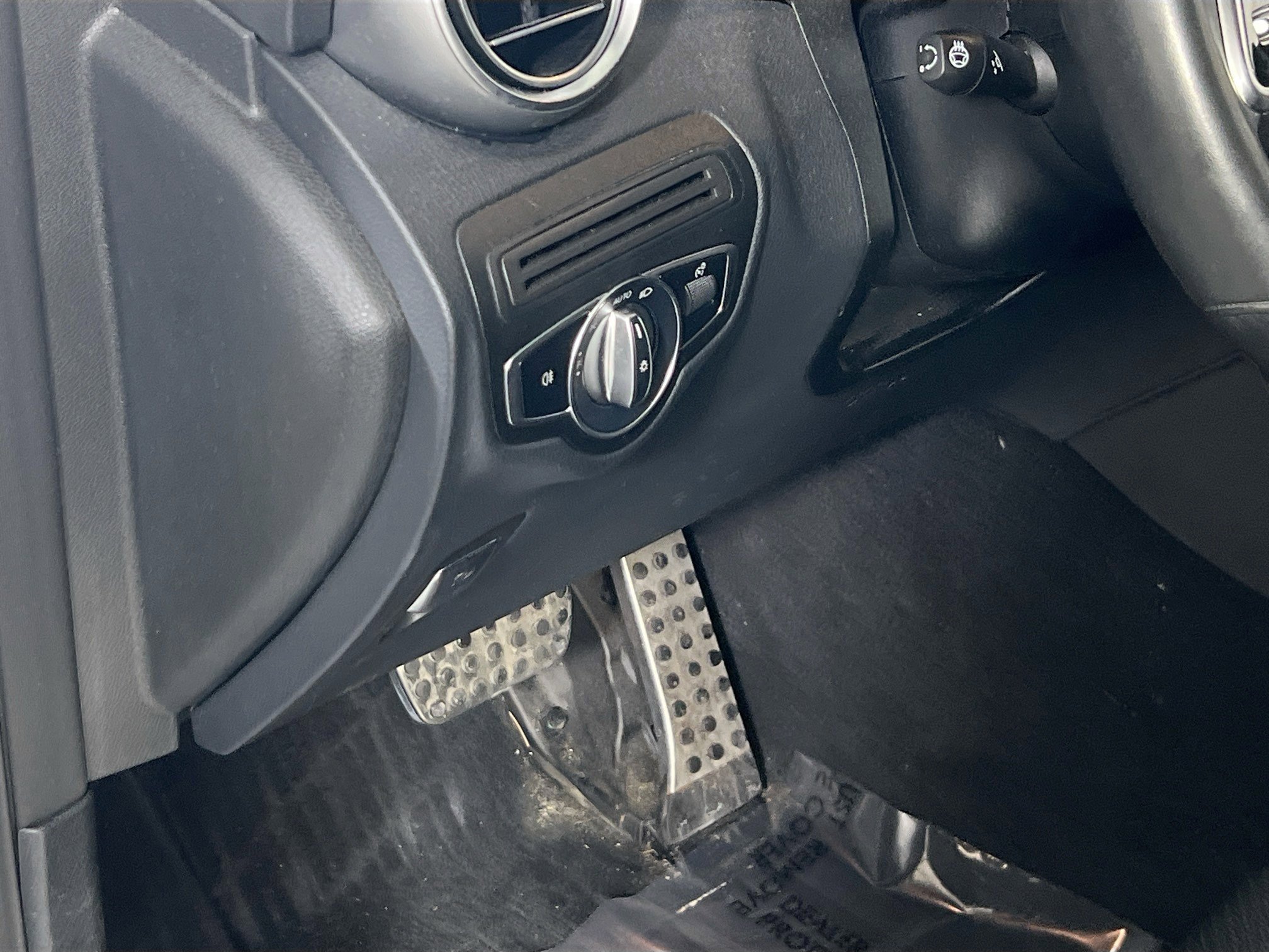 Used 2021 Mercedes-Benz GLC 300 4MATIC image 10