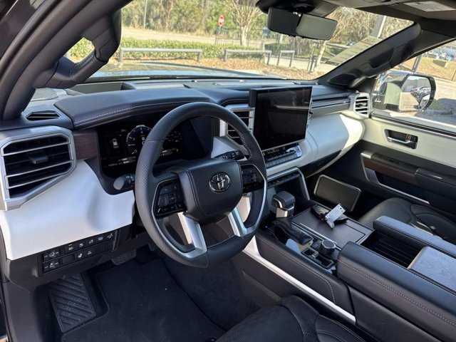 Used 2025 Toyota Sequoia Capstone image 13