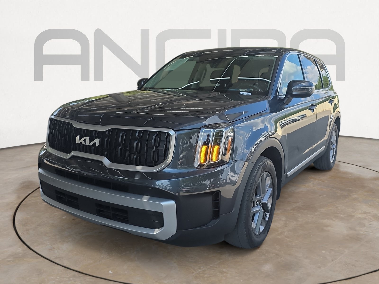 Certified 2024 Kia Telluride LX FWD image 3