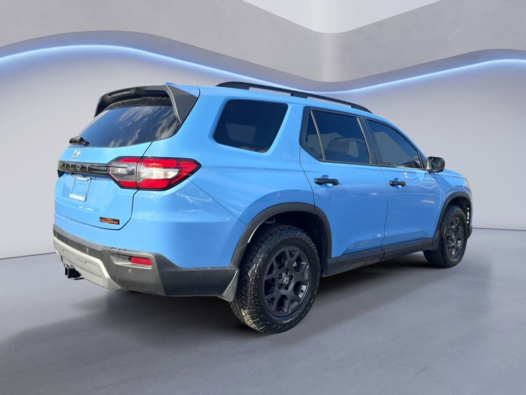 Used 2024 Honda Pilot TrailSport image 5