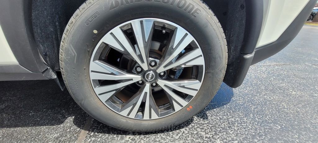Certified 2023 Nissan Rogue SV FWD image 8