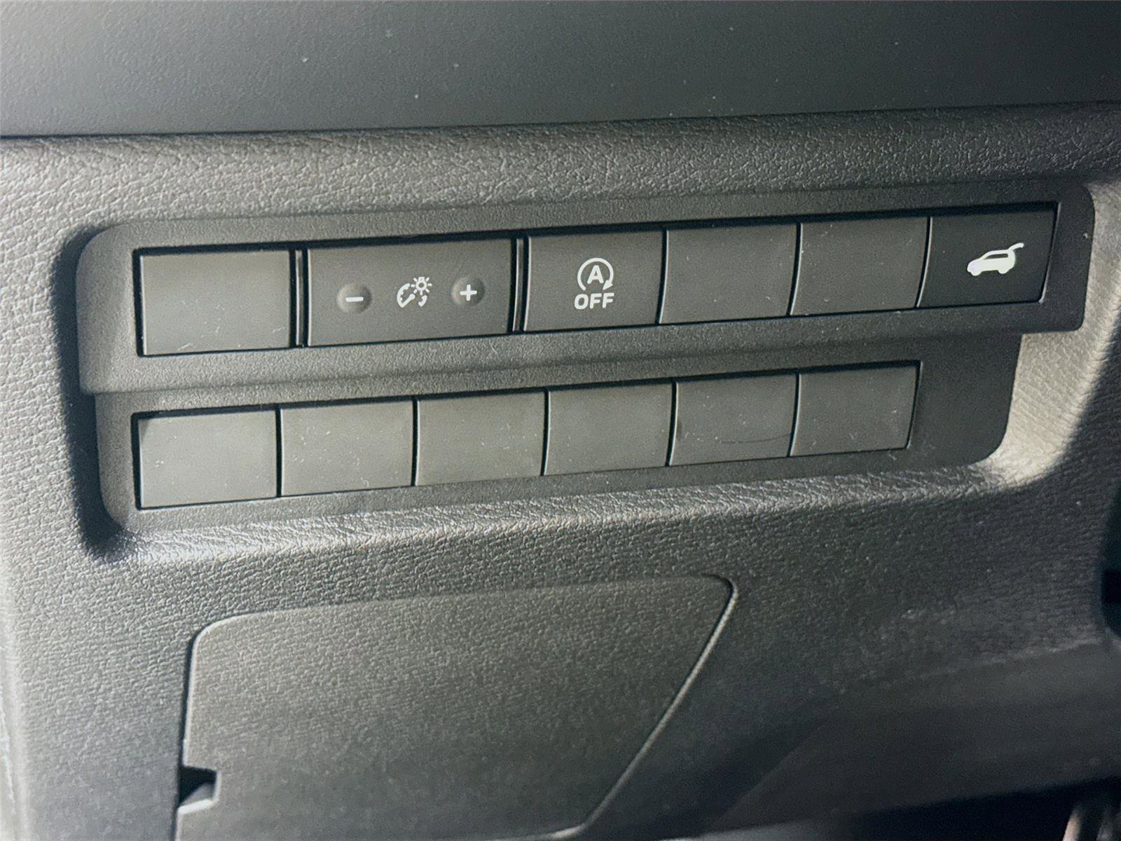 New 2026 Mitsubishi Outlander SE image 7