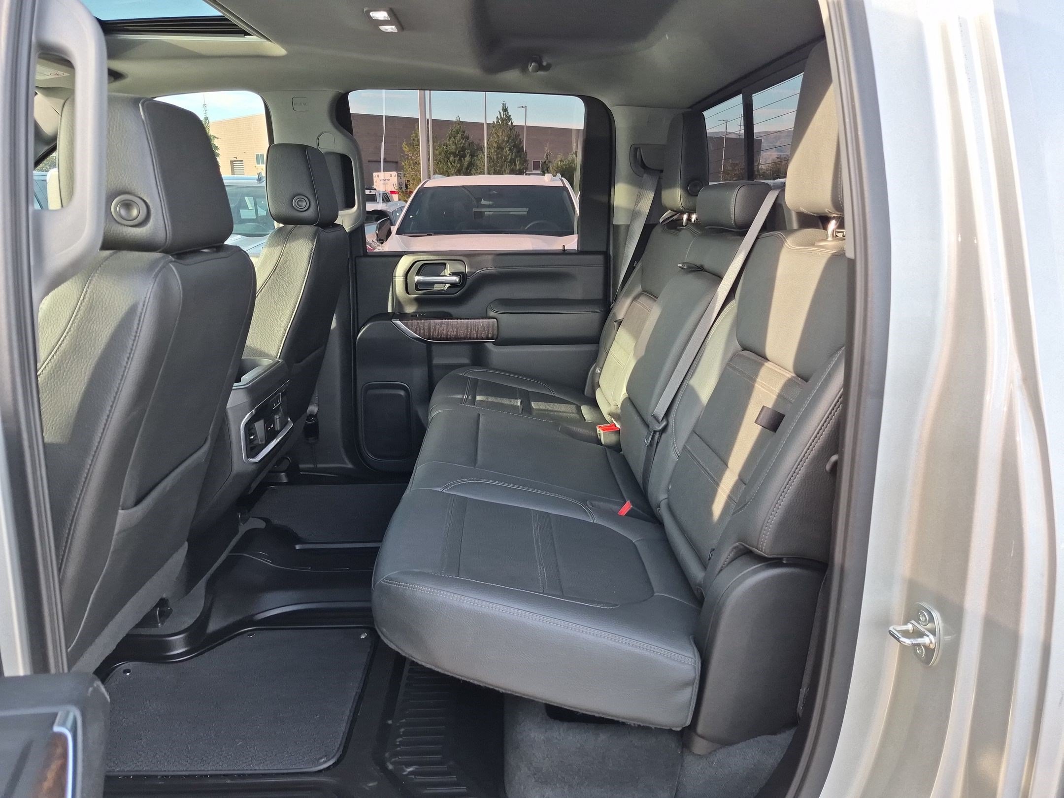 Used 2021 GMC Sierra 2500 Denali w/ Denali Ultimate Package AWD/4WD image 27