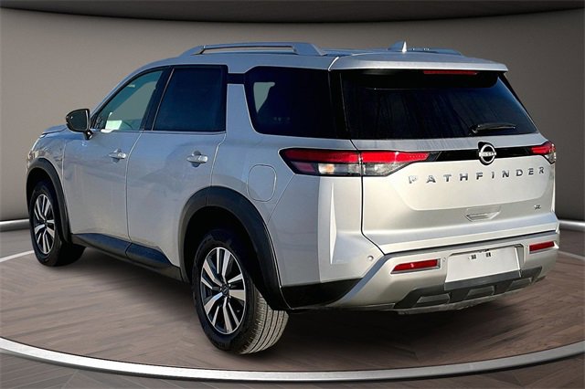 Certified 2025 Nissan Pathfinder SL image 11