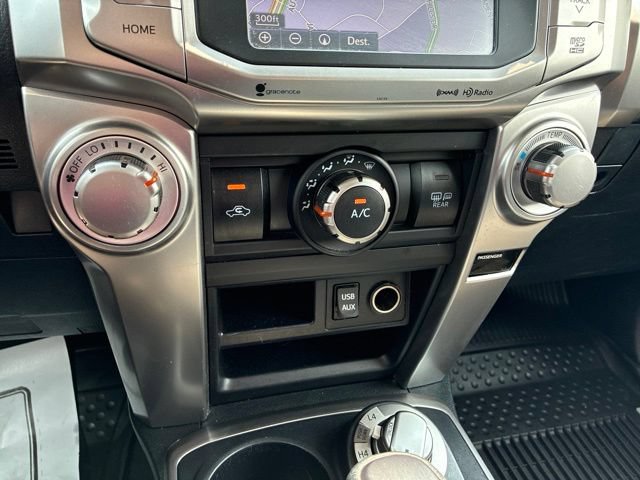 Used 2017 Toyota 4Runner SR5 AWD/4WD image 26