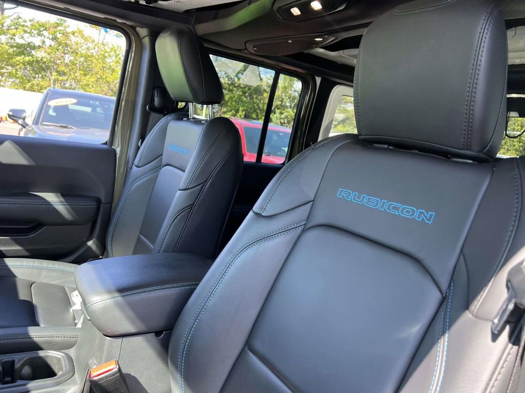 Used 2025 Jeep Wrangler Unlimited Rubicon 4xe w/ Technology Group image 15
