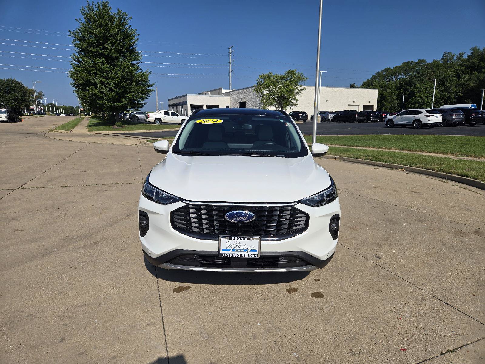 Used 2024 Ford Escape Platinum w/ Class II Trailer Tow Package AWD/4WD image 7