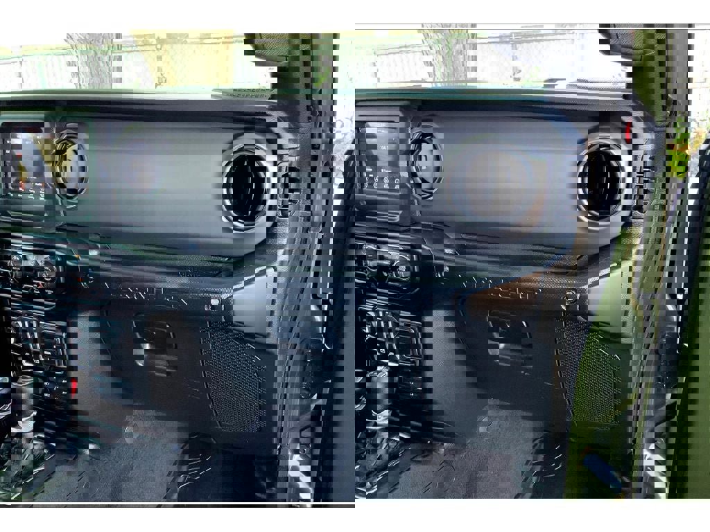 Used 2022 Jeep Wrangler Willys image 16