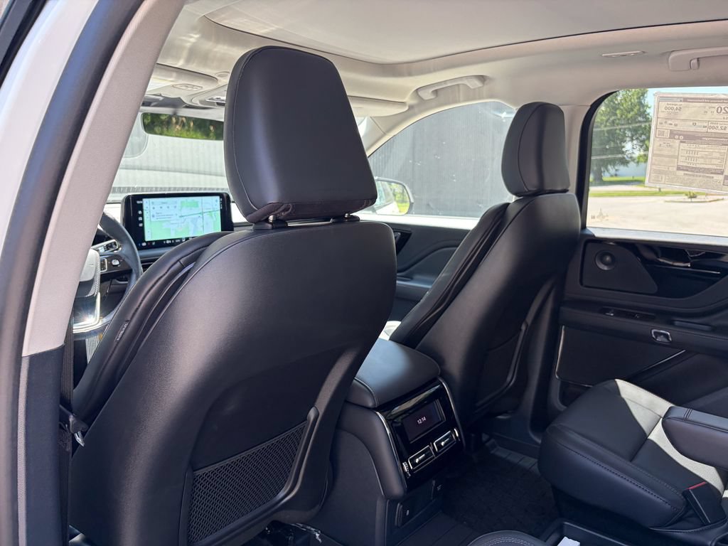 New 2026 Lincoln Aviator AWD image 18