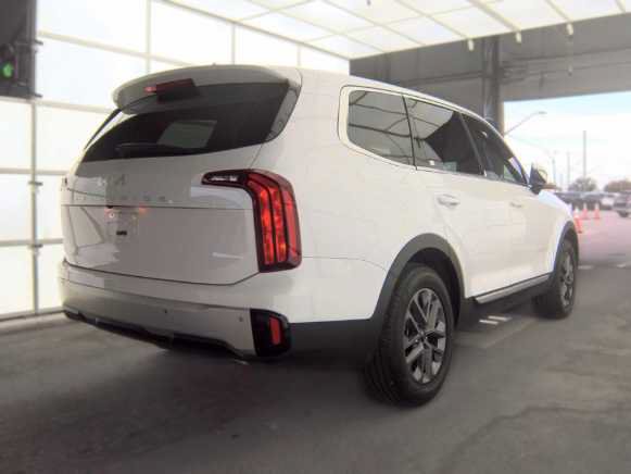 Used 2024 Kia Telluride LX FWD image 11