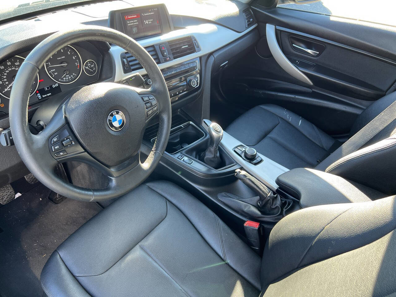 Used 2018 BMW 320i Sedan image 30