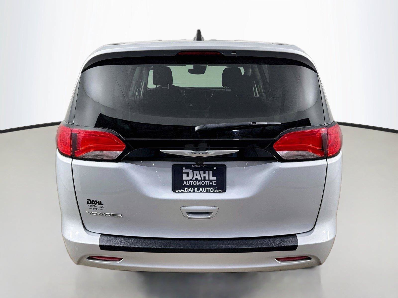 Used 2023 Chrysler Voyager LX FWD image 12