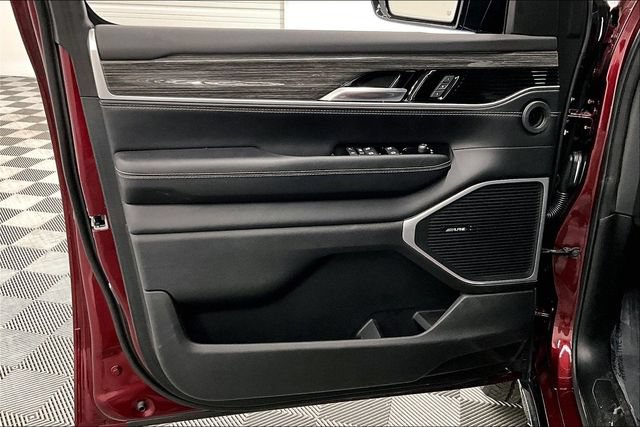 Used 2022 Jeep Wagoneer Series II AWD/4WD image 20