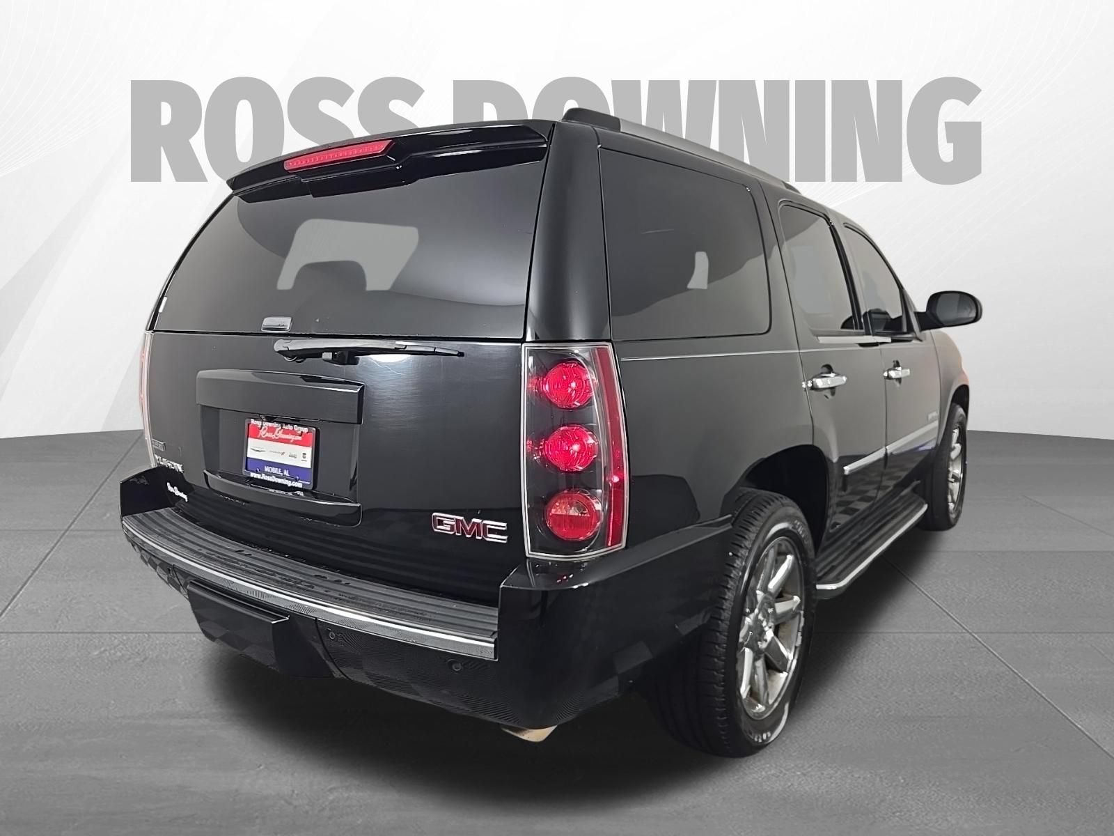 Used 2012 GMC Yukon Denali RWD image 4