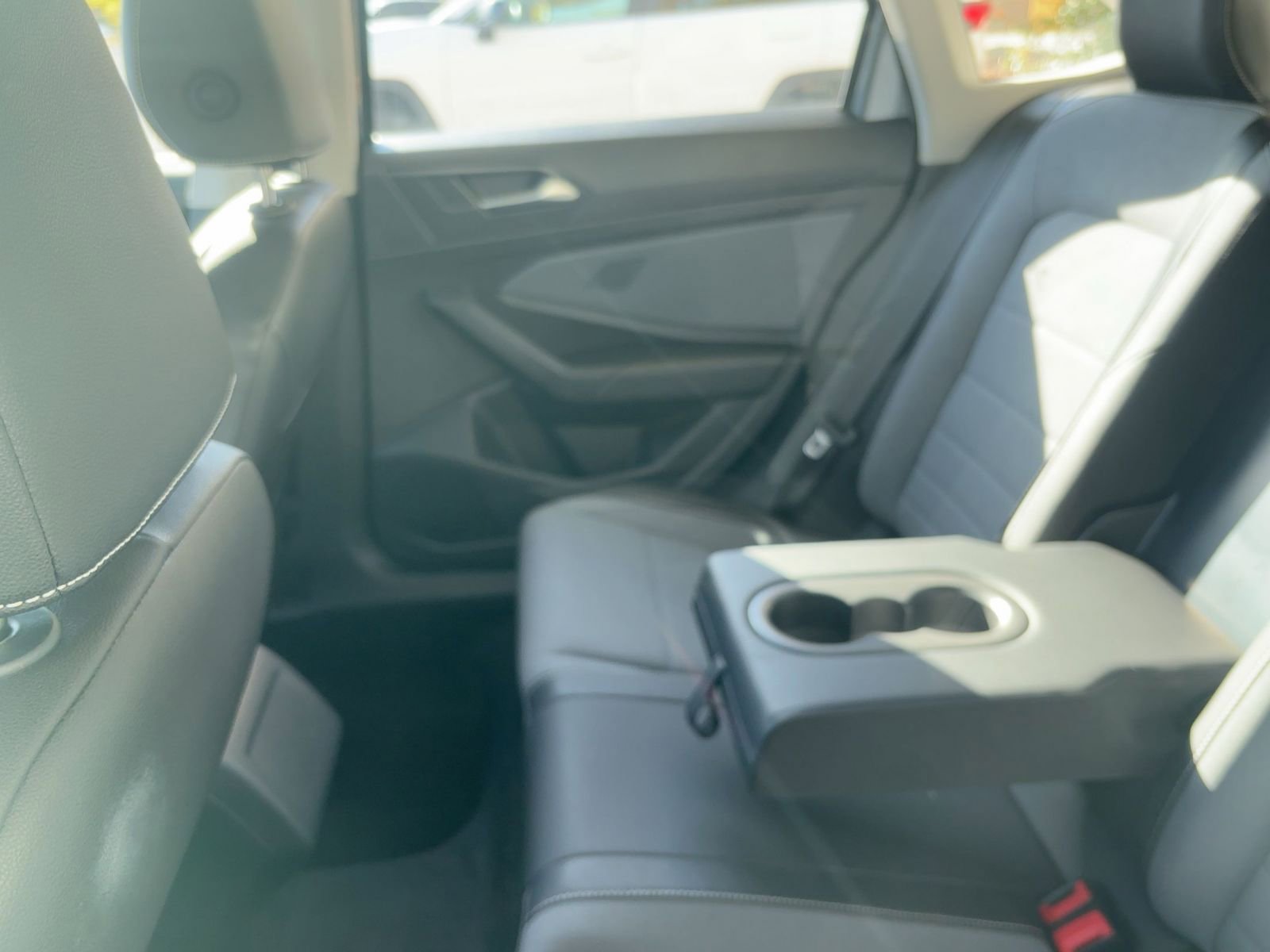 Used 2025 Volkswagen Jetta SE image 8