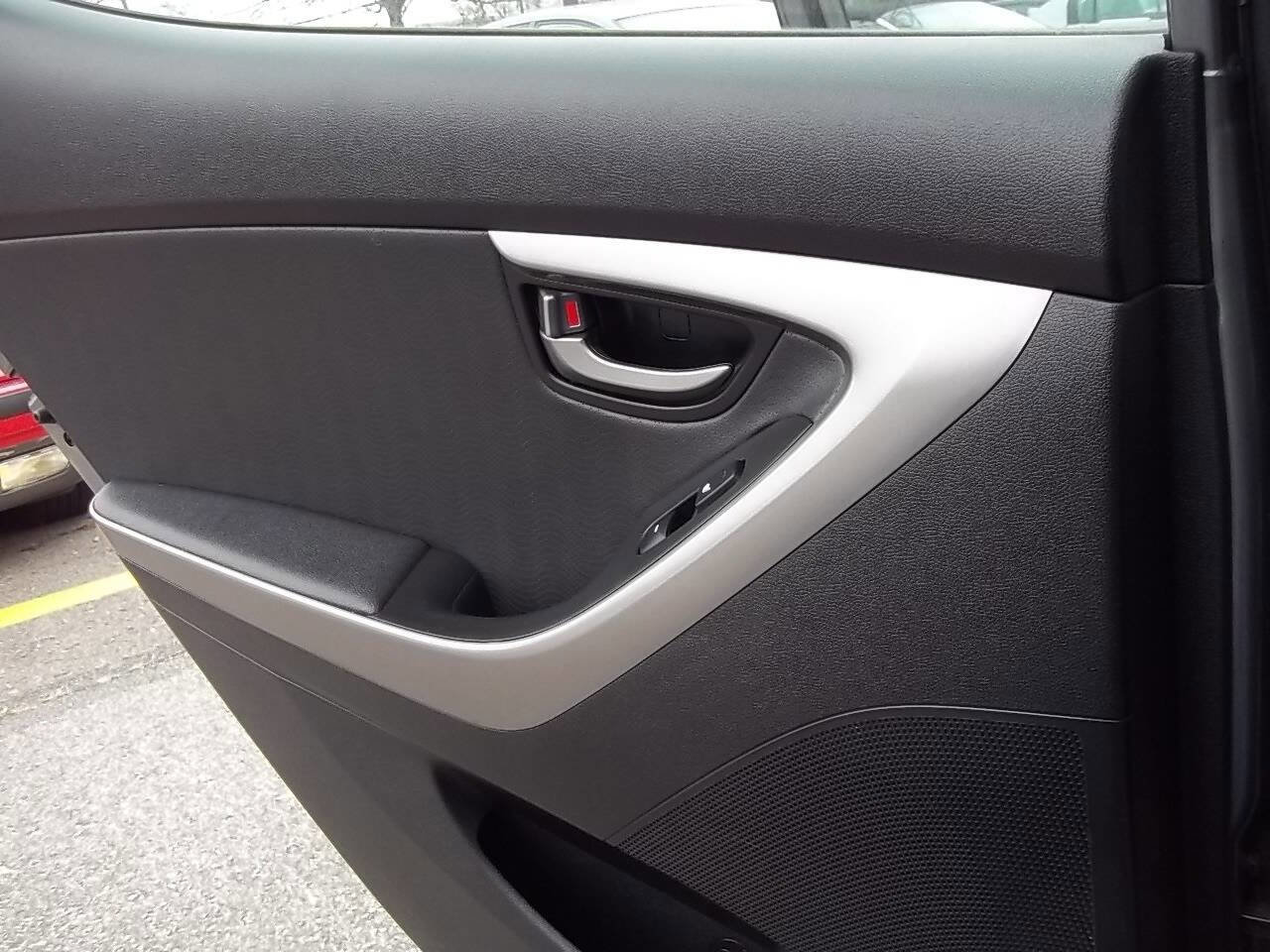 Used 2013 Hyundai Elantra Limited w/ Technology Pkg image 12