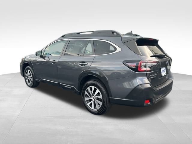 Used 2023 Subaru Outback Premium image 3