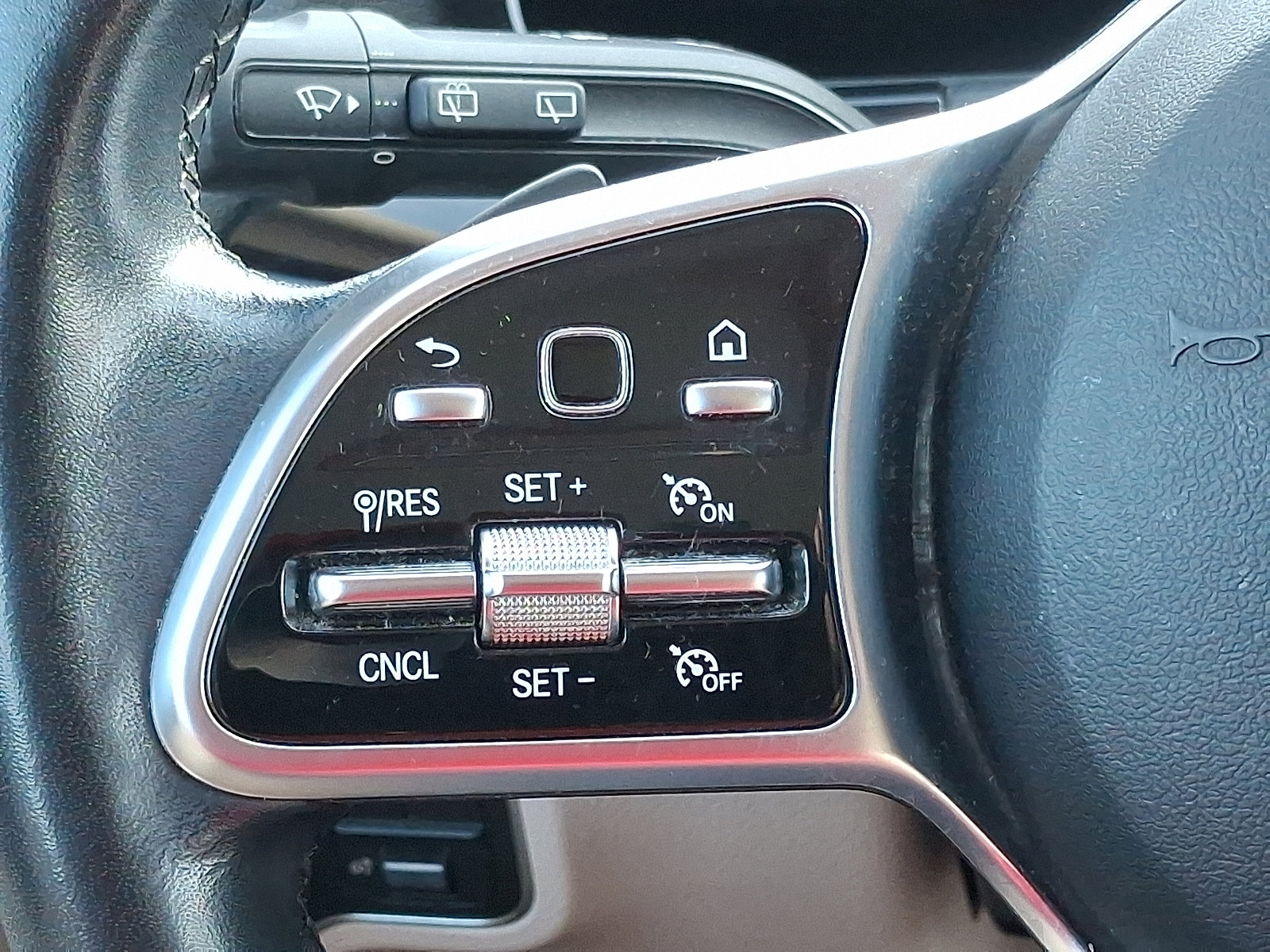 Certified 2021 Mercedes-Benz GLA 250 4MATIC image 21