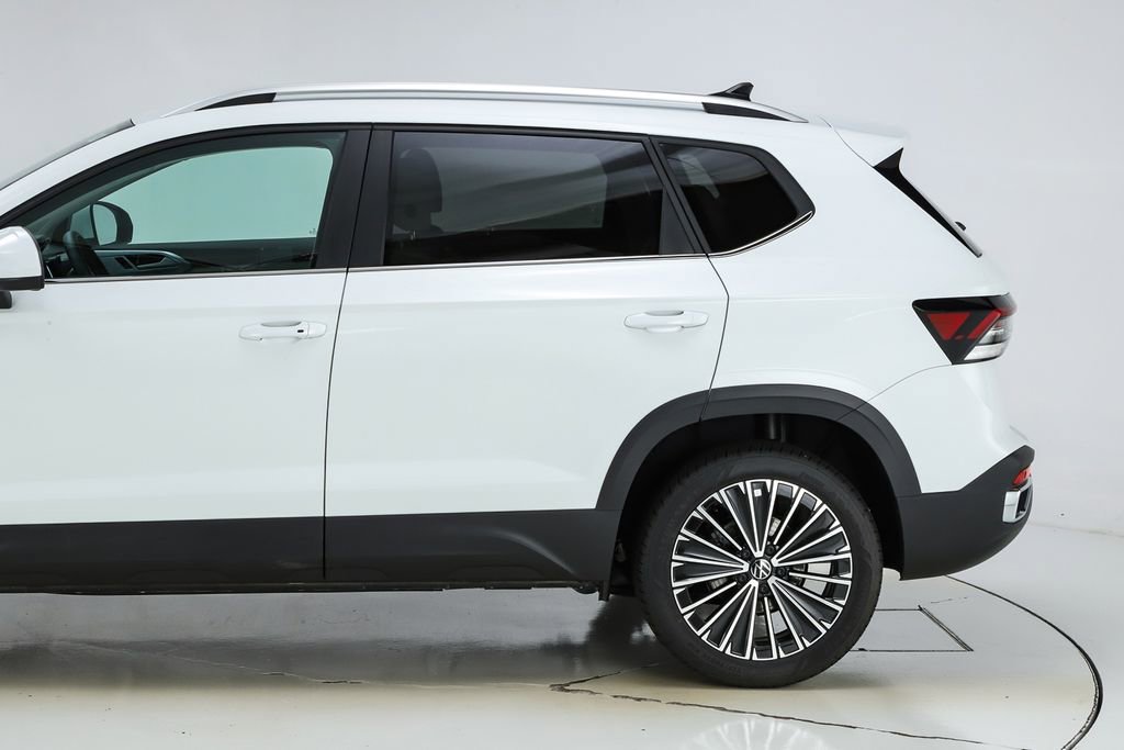 New 2026 Volkswagen Taos SE FWD image 41