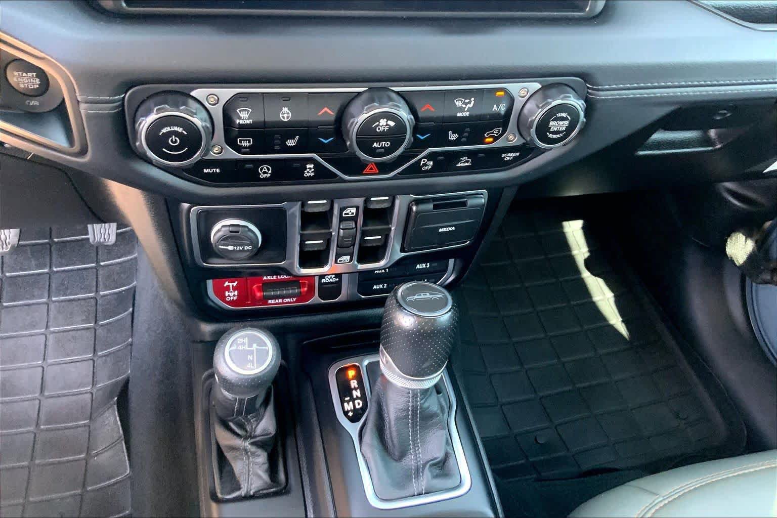 Used 2024 Jeep Gladiator Mojave w/ Safety Group AWD/4WD image 35