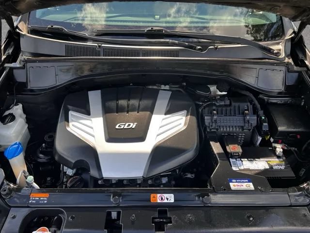 Used 2017 Hyundai Santa Fe SE AWD/4WD image 32