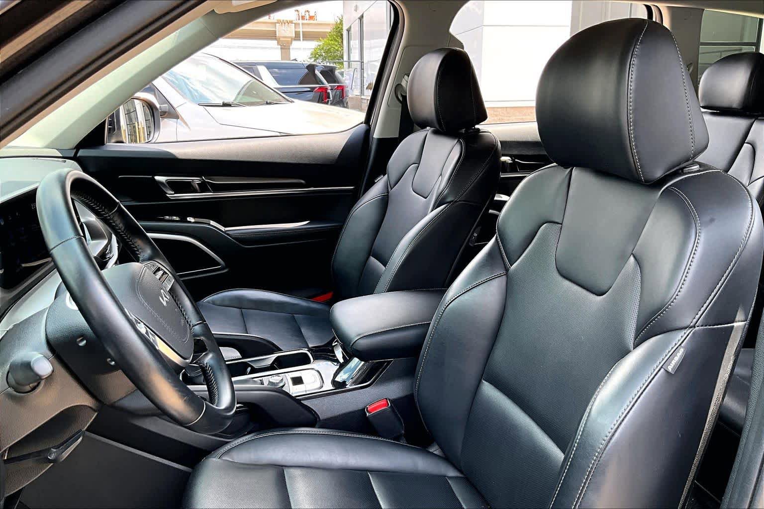 Used 2025 Kia Telluride S FWD image 8