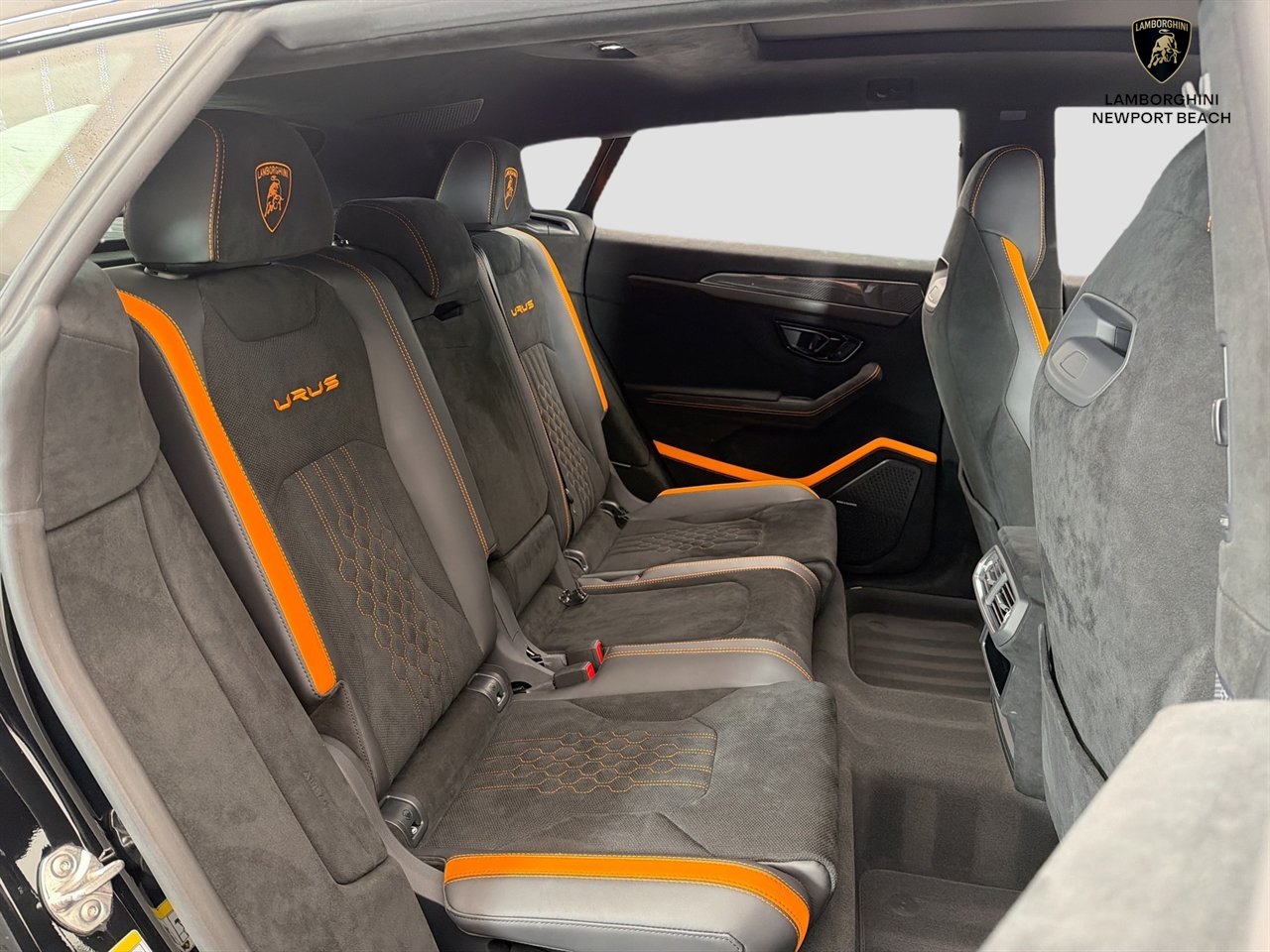 Used 2024 Lamborghini Urus Performante AWD/4WD image 31